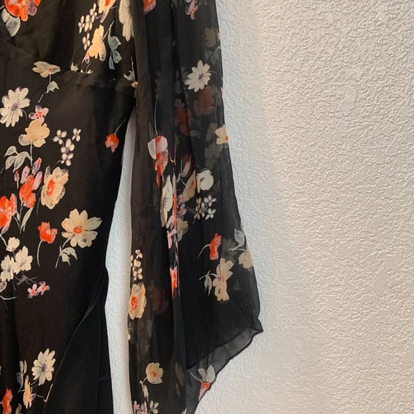 Black crossover bodice top with long sheer sleeves size XL very good condition - Picture 13 of 14